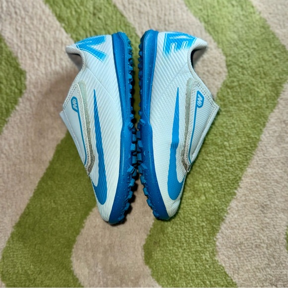 NIKE l Junior Vapor 16 Club TF l Glacier Blue l Size: Kids 11C - Picture 4 of 14